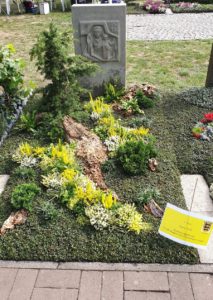 Friedhof Grab mit Spezialsubstrat