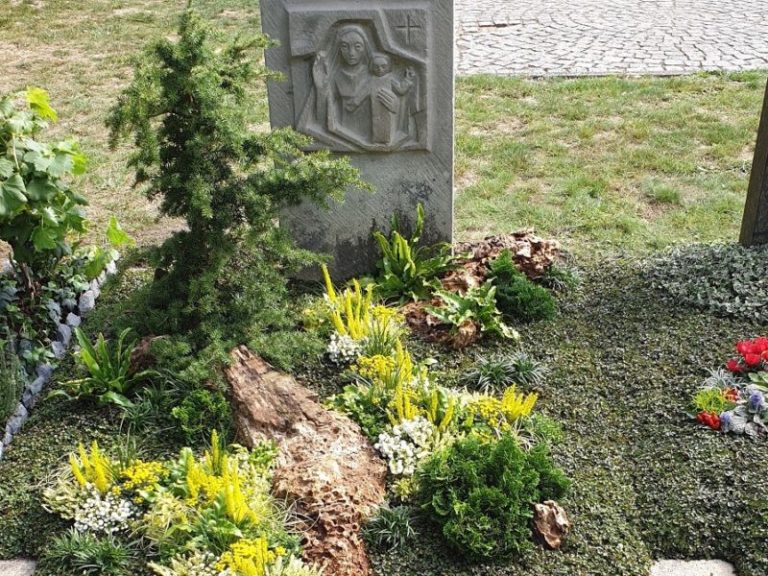 Kultursubstrate Draußen Produkt Friedhof1